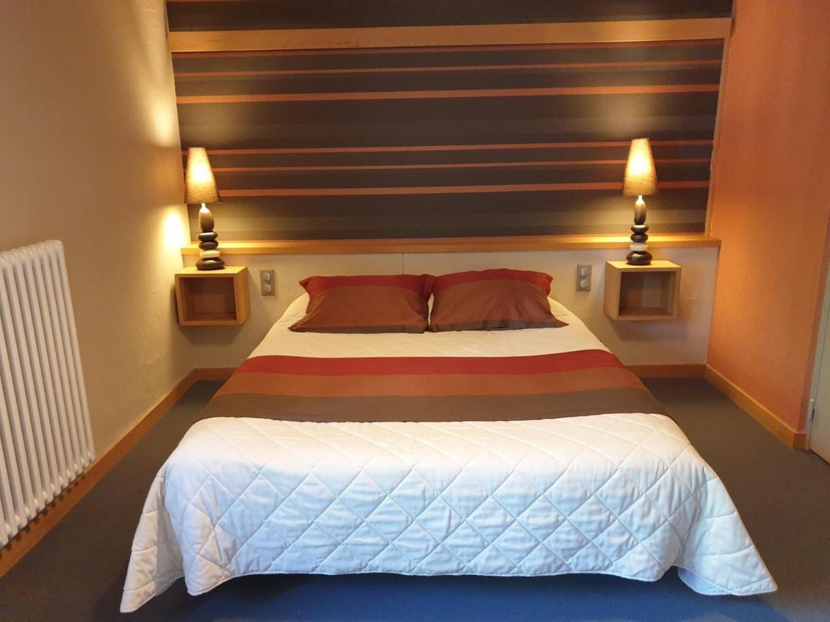 Logis Hotel Restaurant & Spa Les Remparts Salers Eksteriør bilde