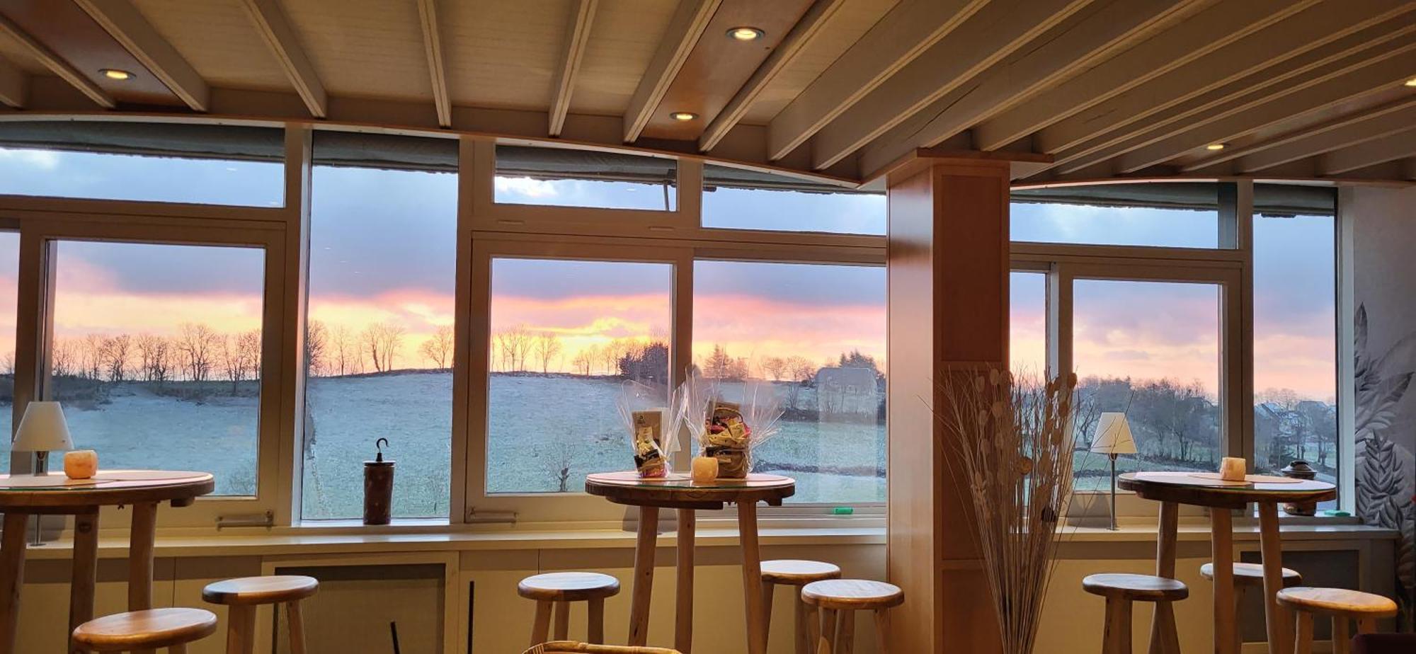 Logis Hotel Restaurant & Spa Les Remparts Salers Eksteriør bilde