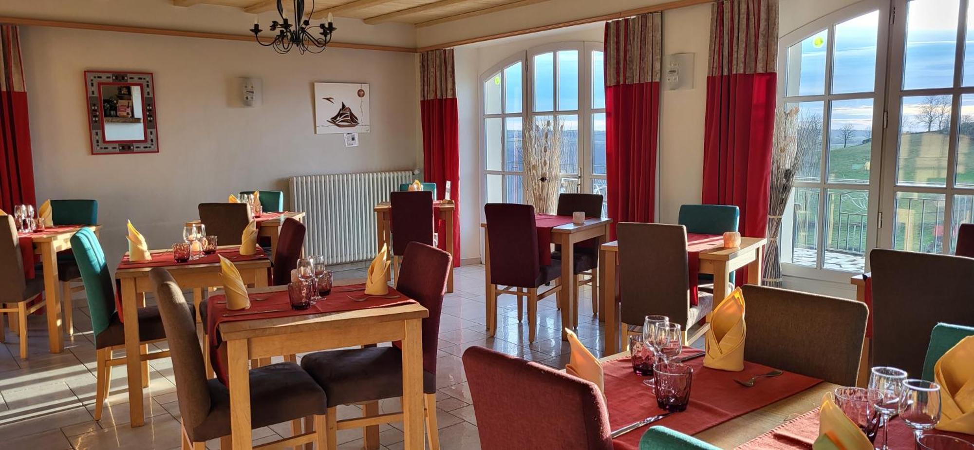 Logis Hotel Restaurant & Spa Les Remparts Salers Eksteriør bilde