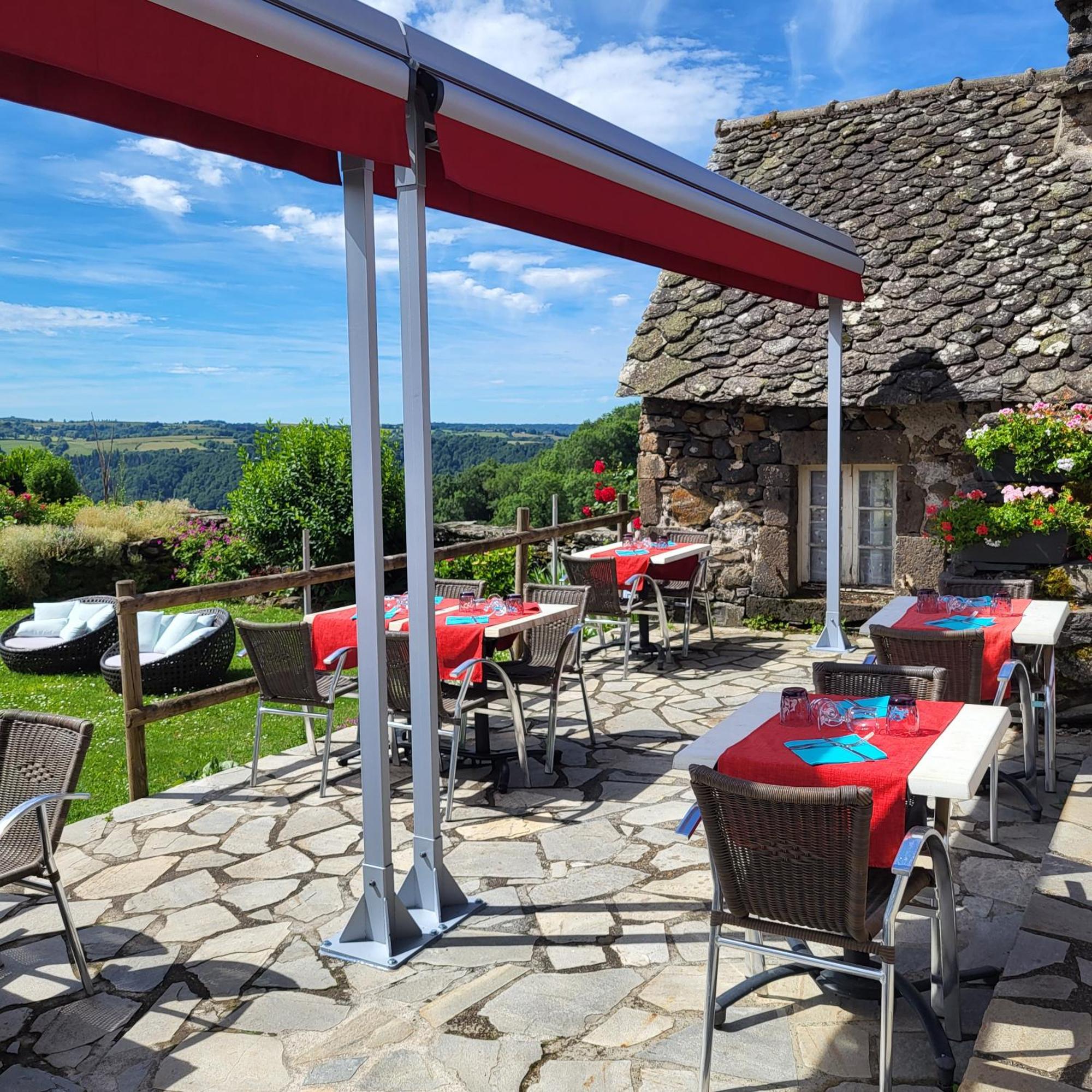 Logis Hotel Restaurant & Spa Les Remparts Salers Eksteriør bilde